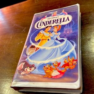 Disney Cinderella in original clam shell case VHS